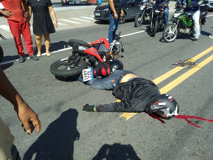 Not Cias Imagens Fortes Motociclista Morre Cabe A Esmagada Por