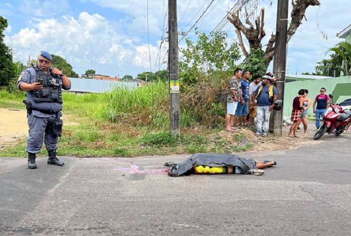 Imagens Fortes Homem Assassinado Tiro Na Cabe A Ap S Deixar A