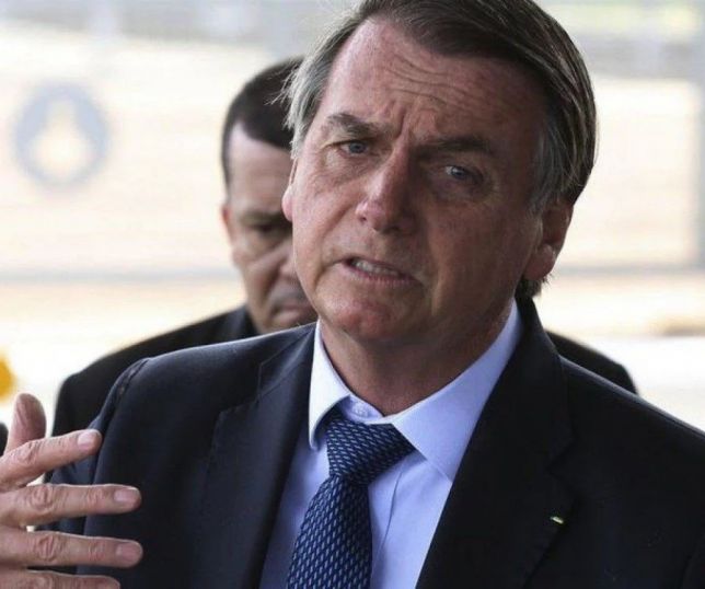 Bolsonaro Volta A Ame Ar E Diz Que Globo Poder Enfrentar Dificuldades