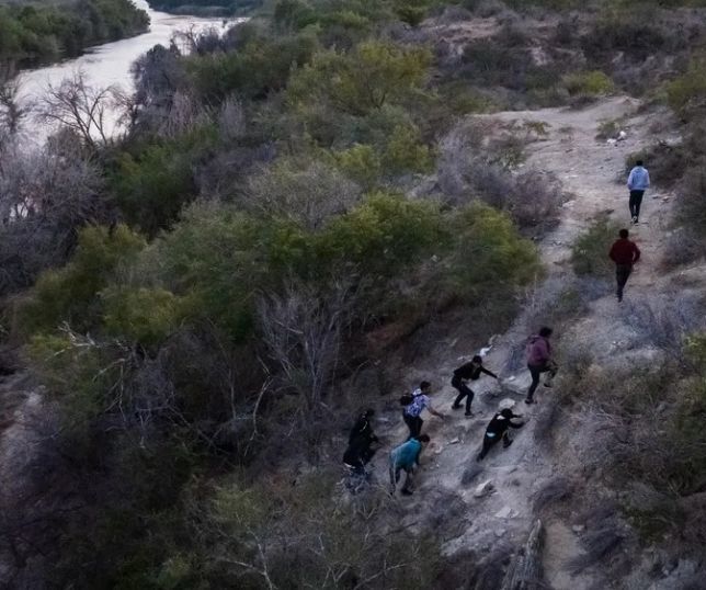 Notícias Oito migrantes morrem afogados ao tentar cruzar a fronteira