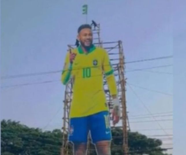 Not Cias Boneco Gigante De Neymar De M De Altura Indianos Se