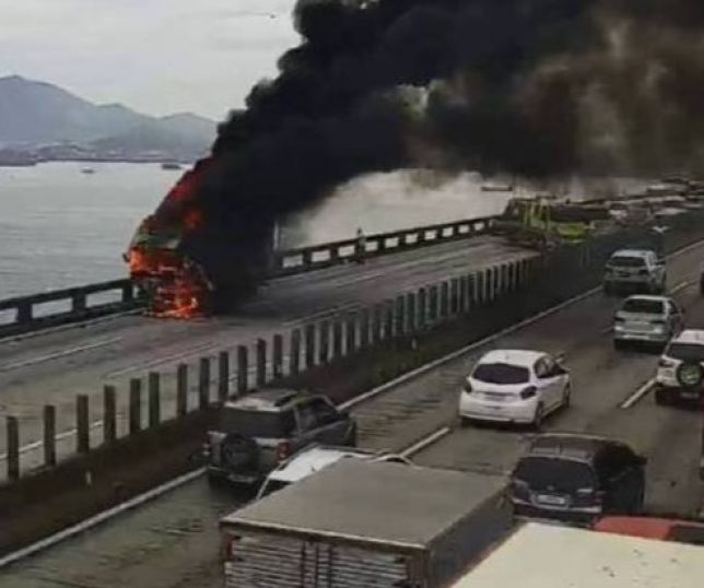 Not Cias Ponte Rio Niter I Liberada Para O Tr Fego Ap S Uma Hora De