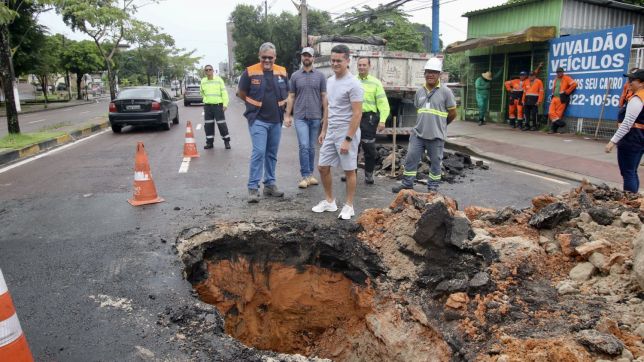 Not Cias Prefeito David Almeida Acompanha Obra Emergencial Em Trecho