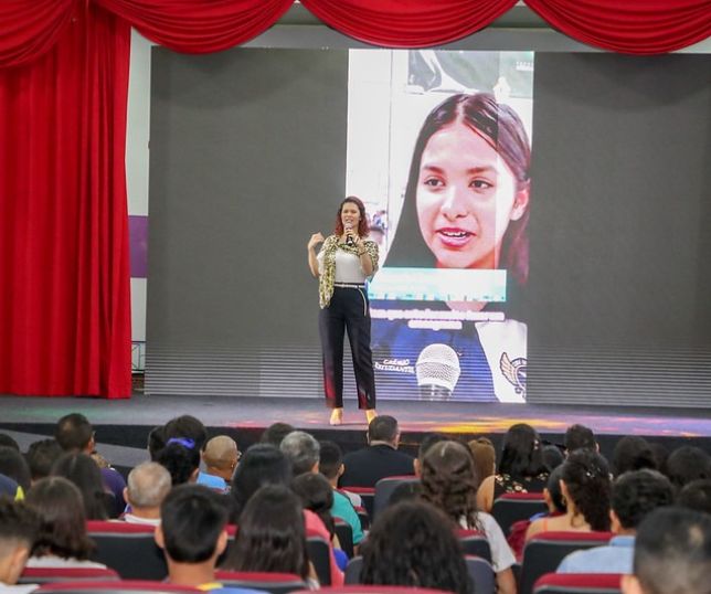 Notícias Prefeitura realiza cerimônia para homenagear professores e