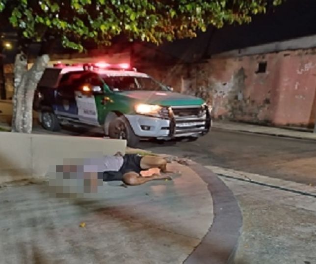 Not Cias Carro Ocupado Por Tr S Pessoas Capota Em Alta Velocidade E