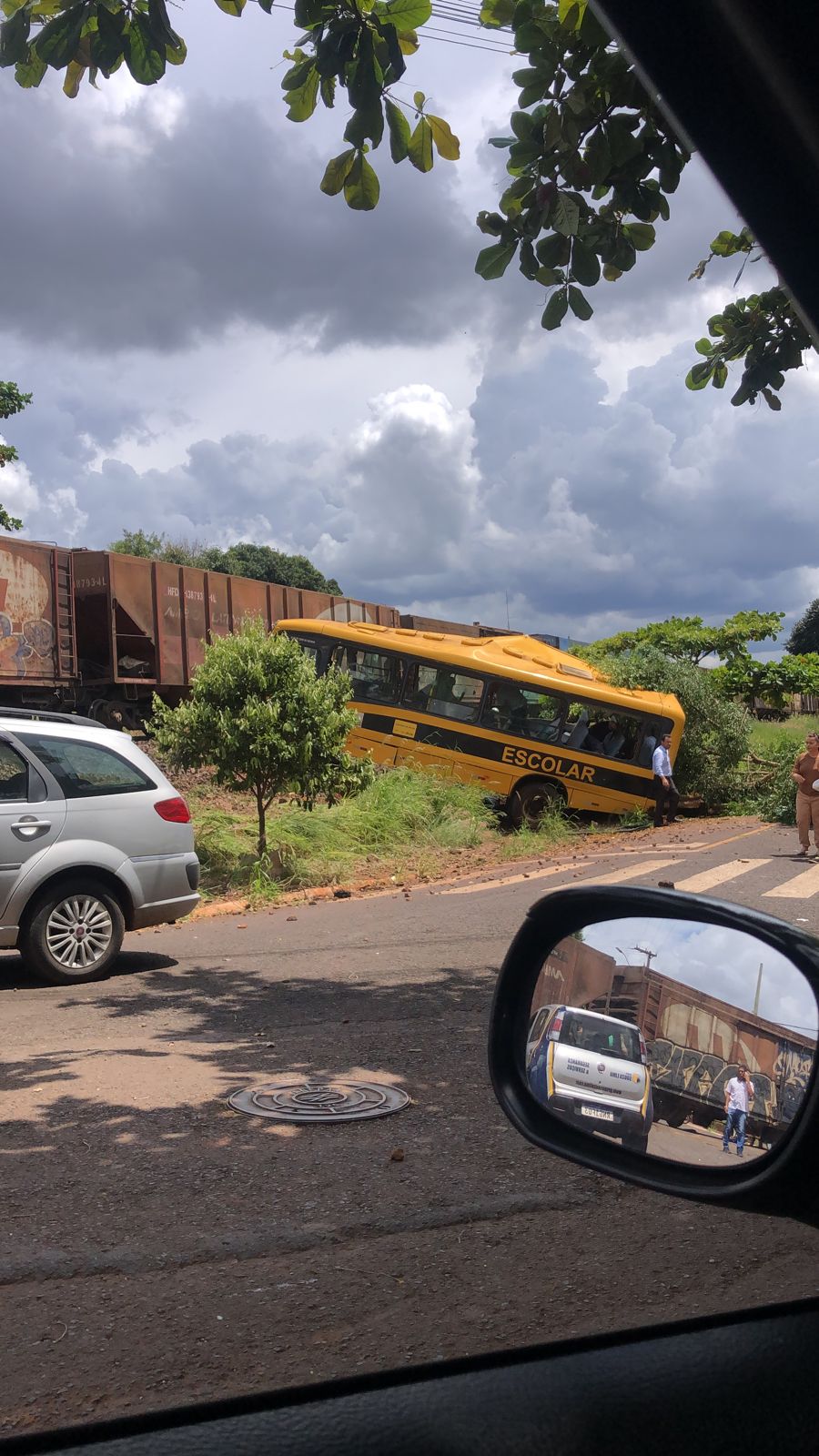 Local onde ônibus da Apae foi atingido por trem tem sinalização 'adequada',  afirma ANTT; três pessoas morreram, Norte e Noroeste