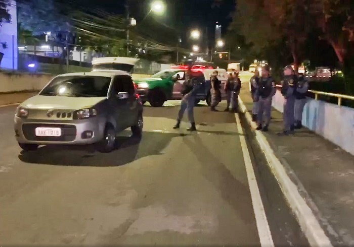 O tiroteio aconteceu quase no final da
noite na frente da sede do Governo
do Amazonas (Fotos: Divulgação)