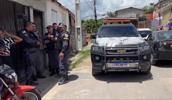 Notícias Imagens Fortes Pistoleiro Executa Homem A Tiros Em Plena