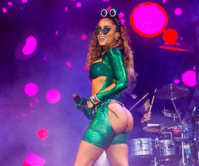 Anitta se apresenta no Carnaval na Cidade 2020, no Jockey Club, em São Paul...