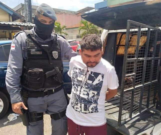 Notícias Policiais militares prendem traficante conhecido como 'Zico do pó' em flagrante com