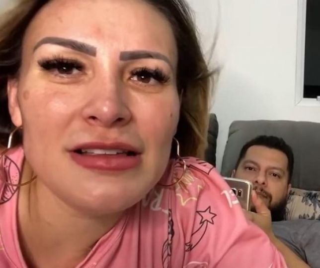 Andressa Urach chora ao falar sobre borderline: Quase me levou à loucura  - Quem