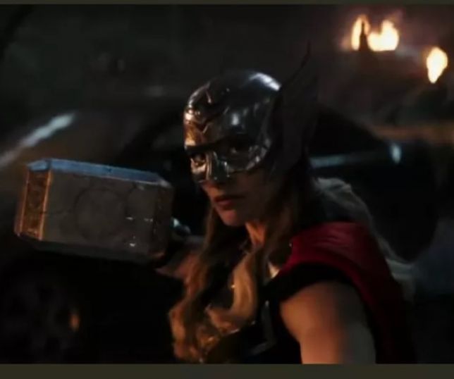 Chris Hemsworth diz que esposa não gostou de vê-lo musculoso em Thor