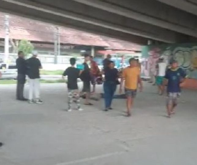 Briga entre dois moradores de rua acaba em morte embaixo do viaduto do Manoa, Zona Norte de Manaus