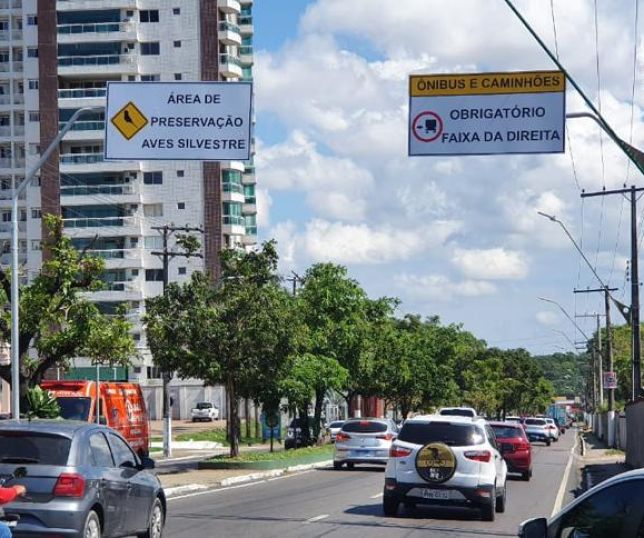 Prefeitura interdita trecho da avenida Torquato Tapajós por conta de um  buraco na via