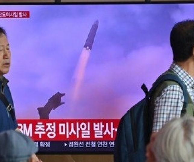 Notícias Coreia do Norte faz novo disparo de míssil balístico de longo alcance, após ameaçar Notícias Coreia do Norte faz novo disparo de míssil balístico de longo alcance, após ameaçar