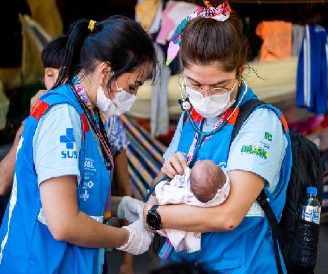 Cachorro salva tutora durante crise de arritmia cardíaca e emociona  internautas