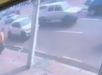 Vídeo mostra pedestre sendo arremessado por carro desgovernado na avenida Djalma Batista, Zona Centro-Sul de Manaus. VEJA AS IMAGENS