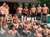 Exército de tanquinhos? Zé Loreto posta foto com amigos sem camisa e web se derrete