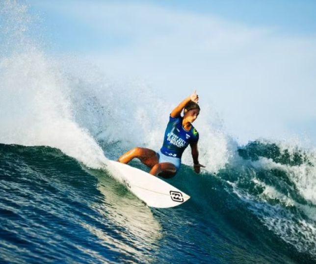 Luana Silva avança em Bells Beach e garante classificação inédita para as semis: 'Sonho sendo realizado'