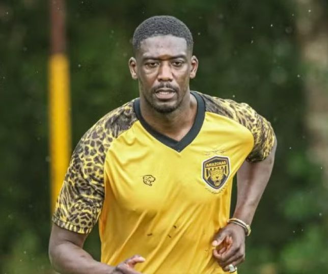 Amazonas anuncia contratação de atacante francês ex-Arsenal para a Série B