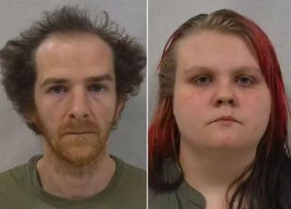 Casal é preso após matar bebê ao usar álcool 'para acalmar a filha