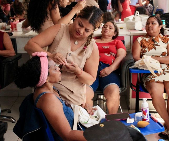 Celebração do Dia das Mães ganha programação especial nos Centros de Convivência da Família