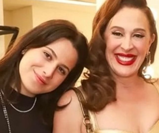 Claudia Raia diz que produziu cenário para a filha perder virgindade