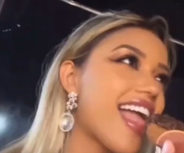 Vídeo de 'Garotas do Job' ganhando dinheiro e declarando honestidade viraliza na internet. VEJA VÍDEO