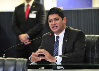 TCE-AM cobra explicações do ex-prefeito de Parintins Bi Garcia por contratações suspeitas em sua gestão