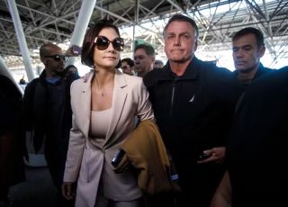 Bolsonaro reage a fala de aliados sobre Michelle: 'Ao contrário da atual primeira-dama, ela é quem botava ordem na casa'