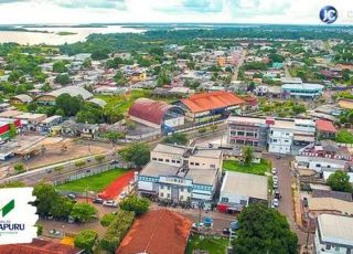 Prefeita Valciléia Flores Maciel gasta mais de R$ 2 milhões com materiais gráficos em licitação suspeita de superfaturamento no municipio de Manacapuru
