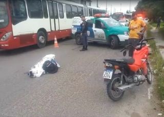 Homem morre na hora após passar com motocicleta em buraco na pista no bairro da Cidade Nova, Zona Norte de Manaus. VEJA VÍDEO E REPORTAGEM DO 'PORTAL DO ZACARIAS' AO VIVO