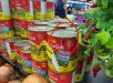 Fiscalização: Procon-AM apreende e descarta mais de 85 kg de alimentos impróprios para consumo em supermercado de Manaus