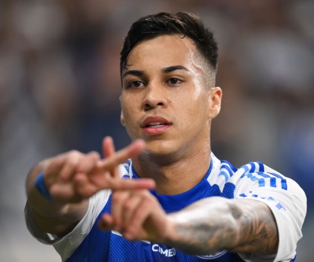 Vitória Cup: Cruzeiro tem Kaio Jorge em melhor momento da carreira