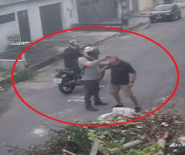 Bandido violento e covarde agride idoso durante assalto no conjunto Manoa, Zona Norte de Manaus. VEJA VÍDEO