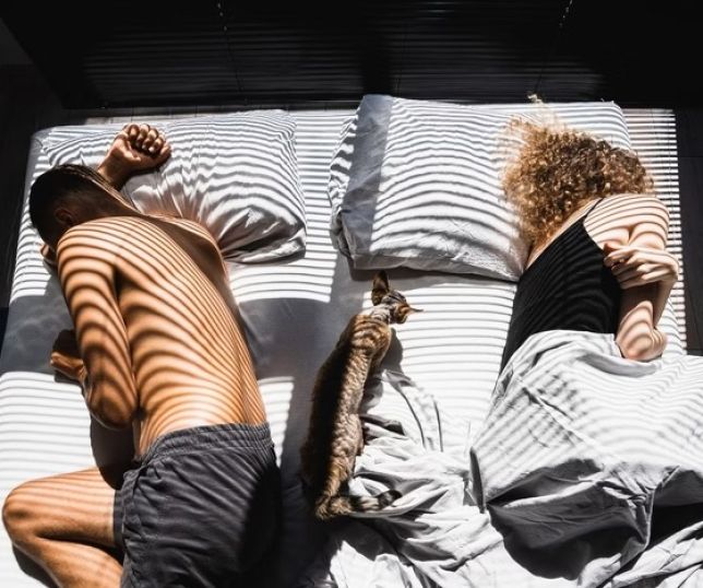 Pesquisa mostra como a falta de dinheiro pode afetar a libido do casal