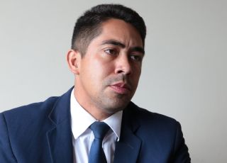 Ex-vereador cassado em Presidente Figueiredo, Ricelli Pontes é multado pelo TCE-AM após se autopromover em escola estadual. VEJA VÍDEO