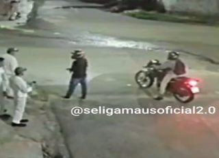 Motoqueiros assaltantes fazem arrastão, disparam tiros e 'tocam terror' contra trabalhadores ao amanhecer do dia no bairro da Nova Cidade, Zona Norte de Manaus. VEJA VÍDEOS