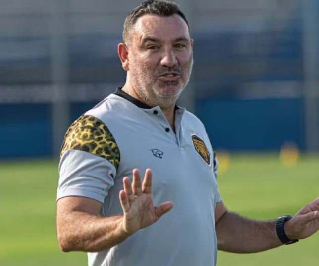 Guilherme Alves prevê dificuldade diante do Athletico-PR, mas ressalta: 'Confio nos meus atletas '