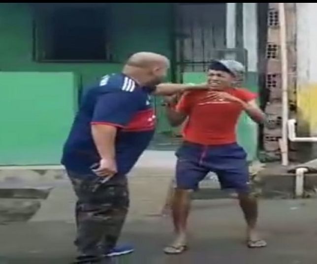 Homem chora, grita e se desespera ao ser preso por policiais do 1º DIP no bairro de Educandos, Zona Sul de Manaus. VEJA VÍDEO
