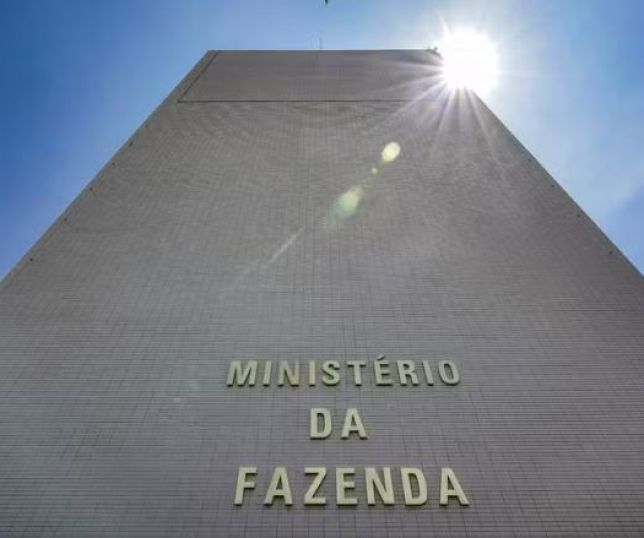 Ministério da Fazenda publica portaria com medidas de redução de gastos na pasta em 2025