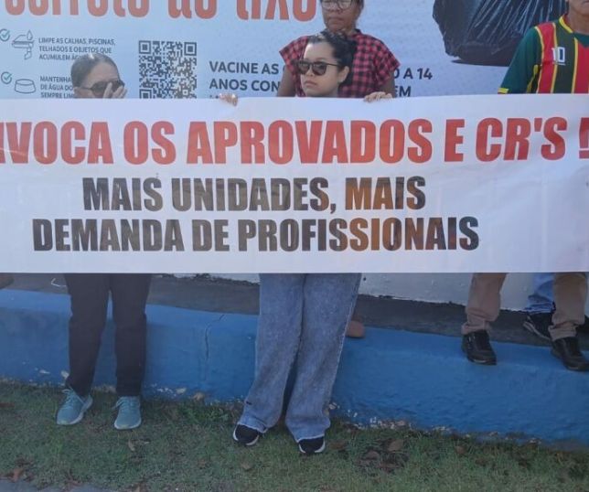 Aprovados em concurso da Semsa realizam manifestação para convocação em Manaus 