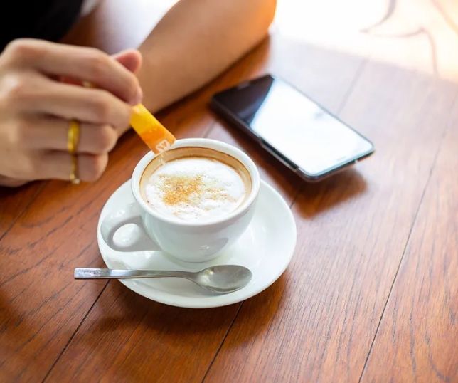 Aspartame pode desencadear alterações genéticas ligadas a câncer cerebral, afirma novo estudo