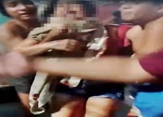 IMAGENS FORTES! Homem invade residência e tenta matar ex-esposa com golpe de gargalo de garrafa no pescoço no bairro de São Jorge, Zona Oeste de Manaus. VEJA VÍDEOS