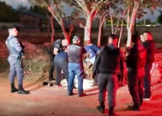 IMAGENS FORTES! Homem é assassinado a tiros após sair do estaleiro onde trabalhava no bairro da Compensa, Zona Oeste de Manaus. VEJA VÍDEO
