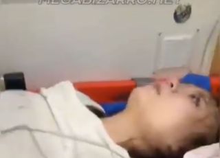Homem ataca esposa com faca durante discussão na China; mulher sobrevive com vários cortes. VEJA VÍDEO