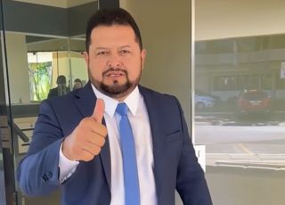 Prefeito de Borba é multado por exoneração em massa sem transparência   