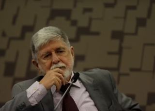 'Em 60 anos de diplomacia, nunca vi nada parecido', afirma Amorim sobre tarifaço e carta de Trump a Lula