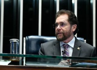 Plínio Valério bate recorde de produtividade e comemora avanços de projetos no Congresso Nacional