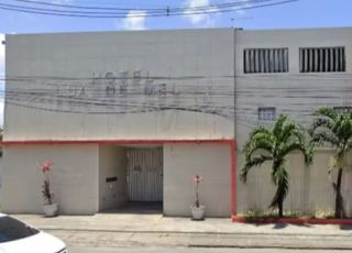 Mulher é esfaqueada em motel após recusar deixar prostituição